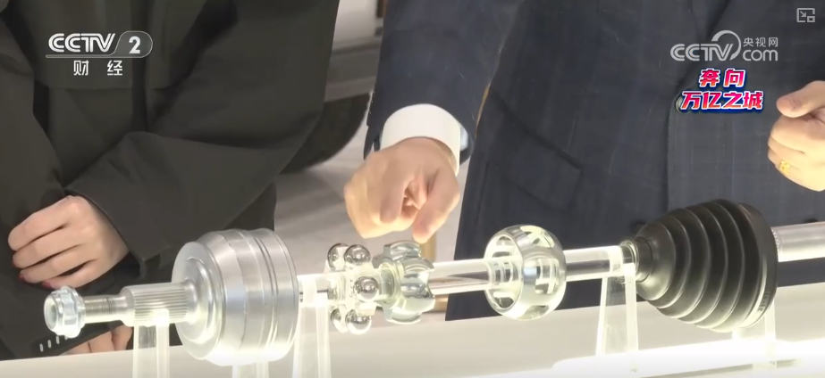 米乐M6平台：从“制造”到“智造”传统产业焕新“加速跑”新产业激活增长新动能奔向万亿之城(图22)